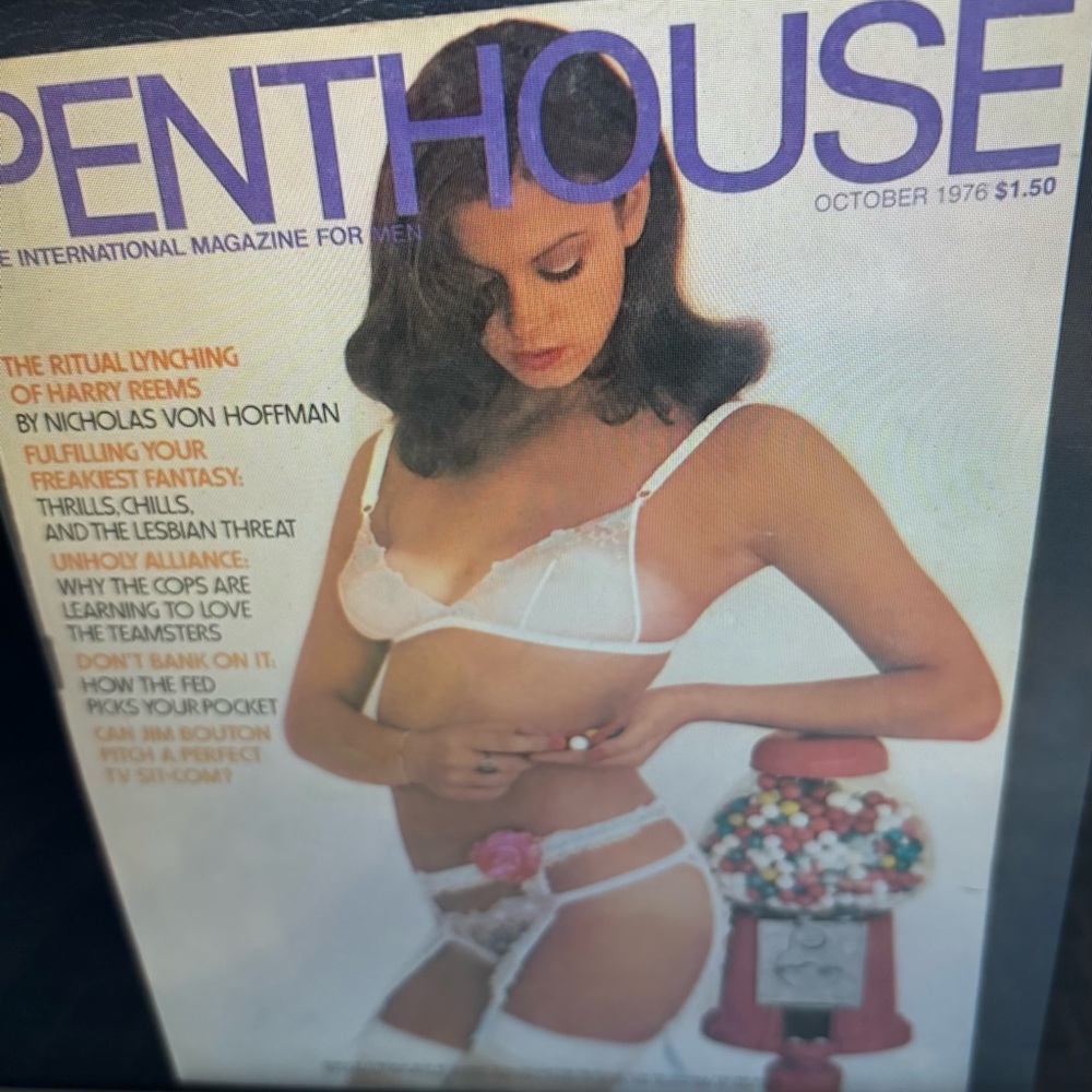 Vintage Penthouse Magazine - October 1976